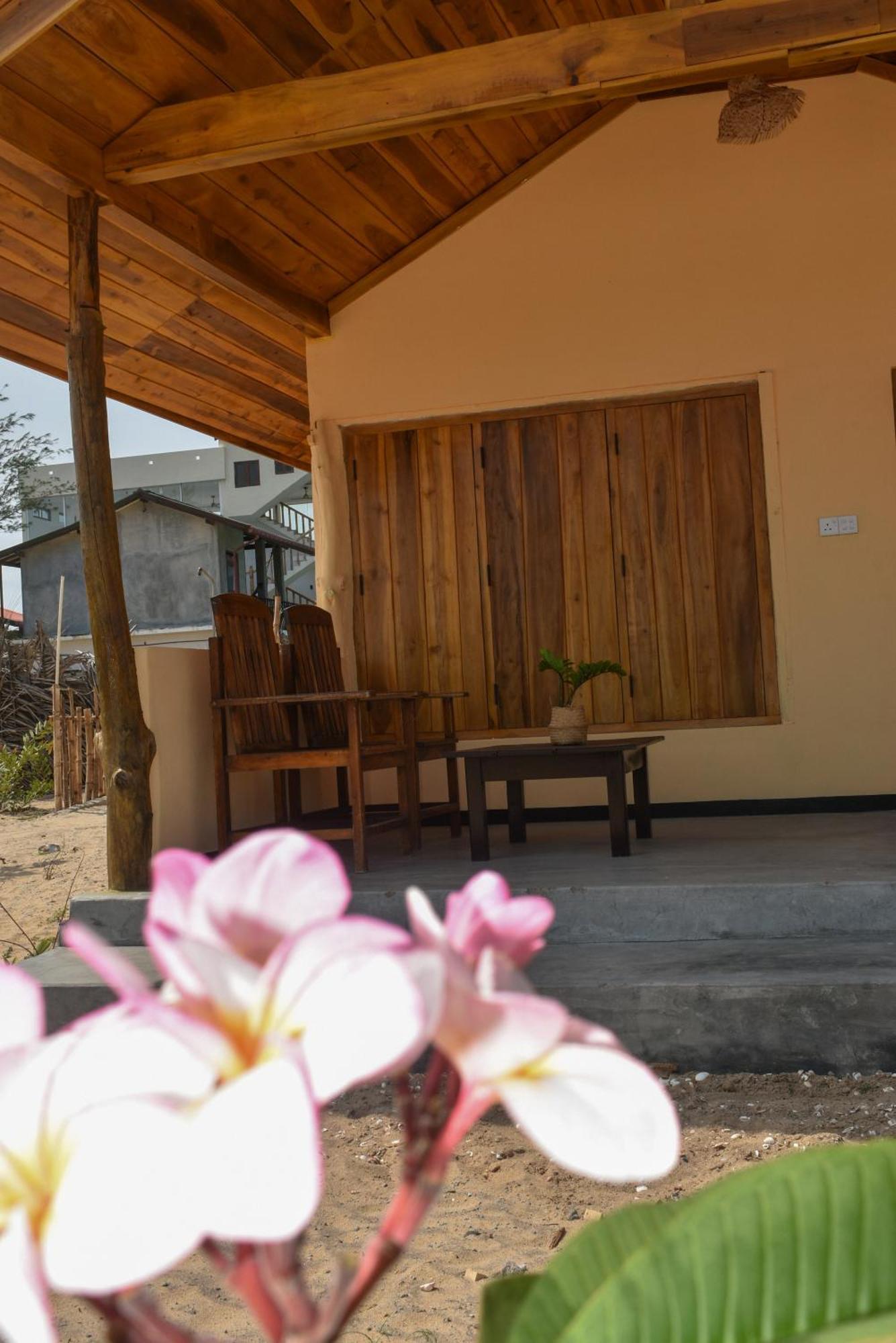 Ferienwohnung Salty Alchemy Arugam Bay Exterior foto