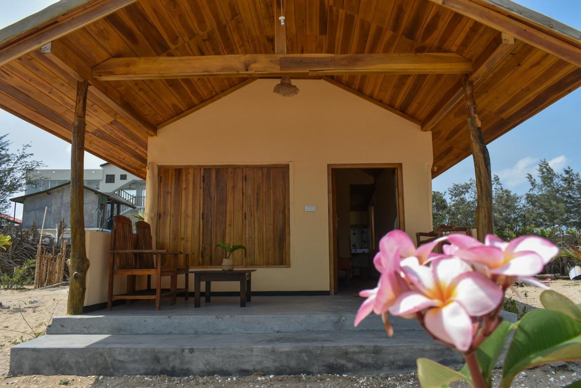 Ferienwohnung Salty Alchemy Arugam Bay Exterior foto